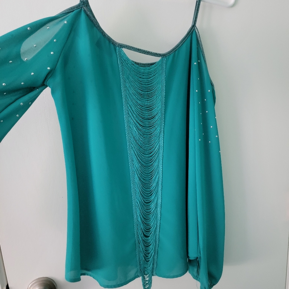 Tops - Picture 5 of 5